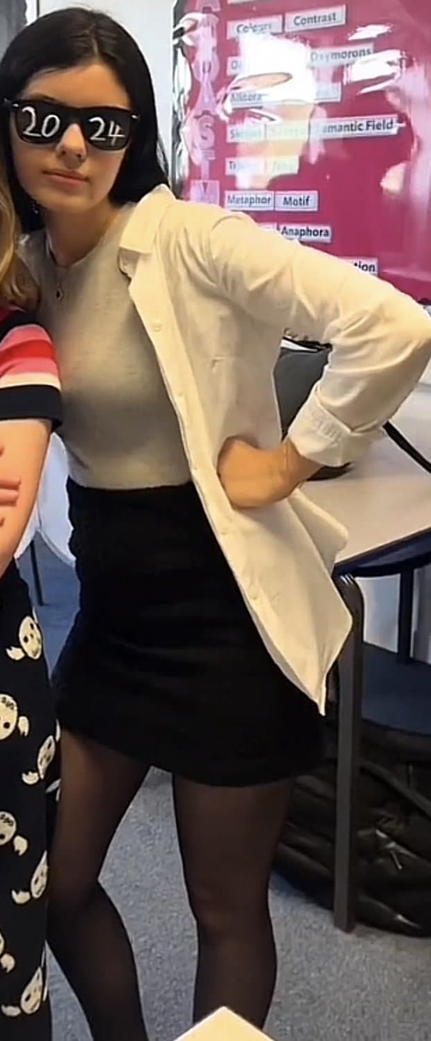 Click to view full size Laura Panther (18)