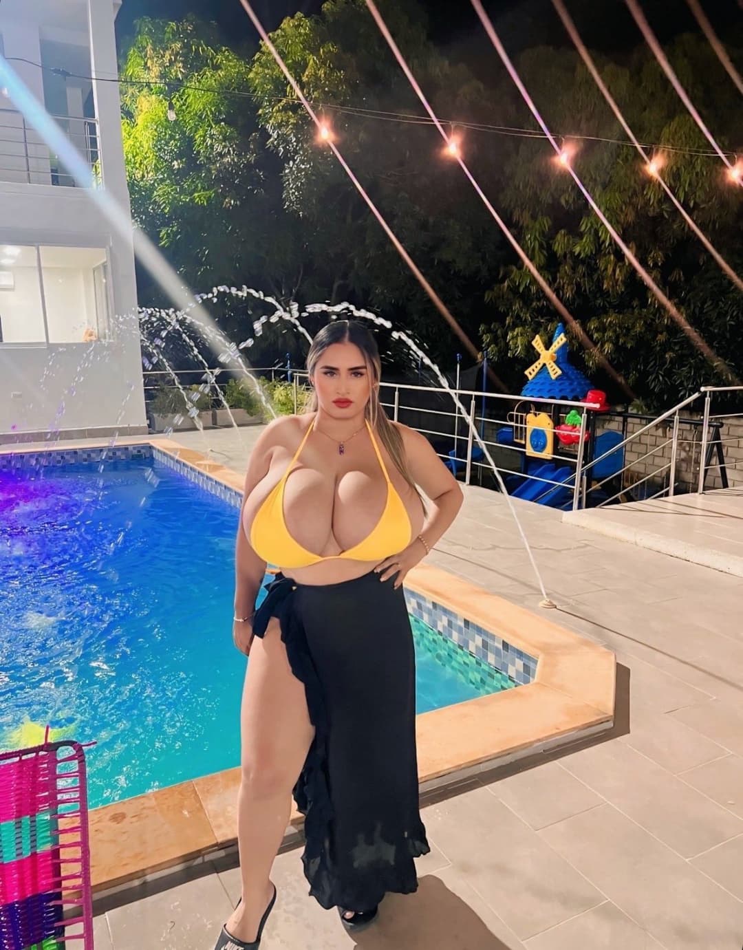 Darl1Kar1na-MassiveTits