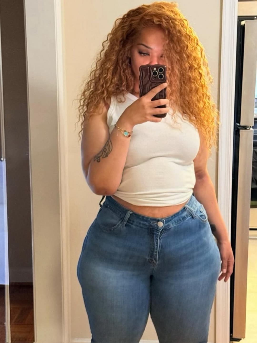 THICK CURVY EBONY BIG BOOTY