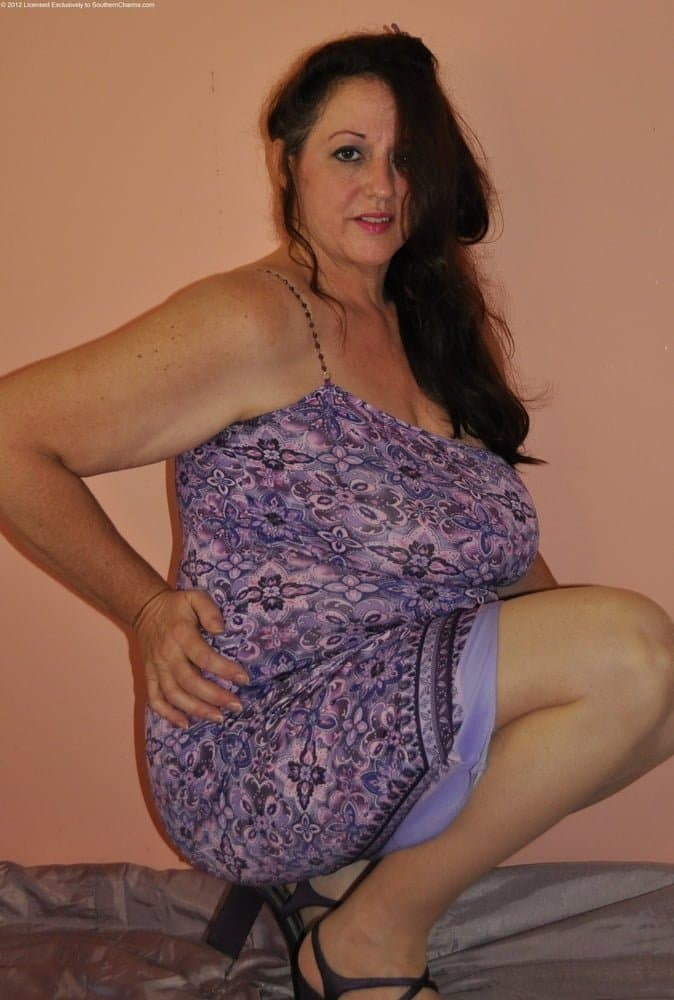 Jennifer - Wonderful hairy pussy