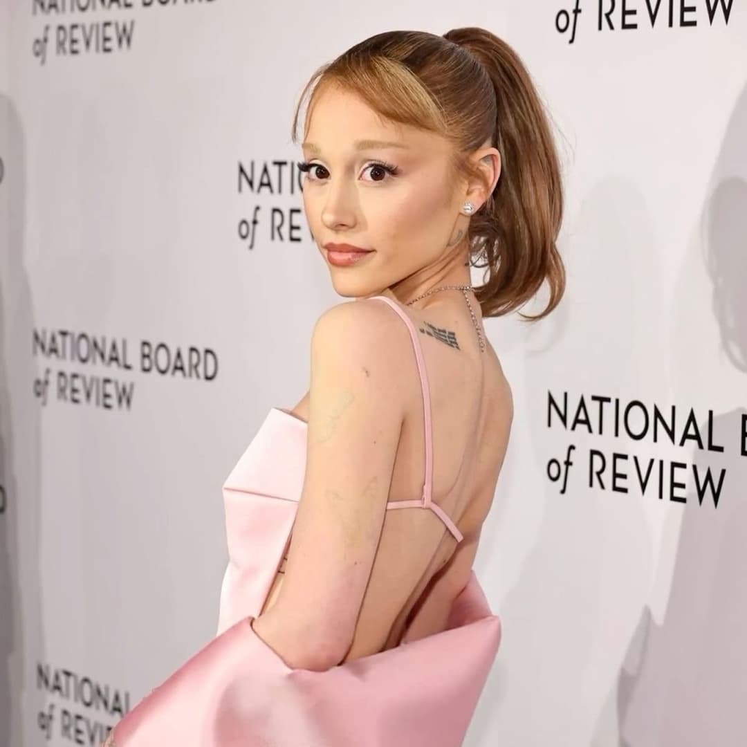 Ariana Grande 2025 face porn ?