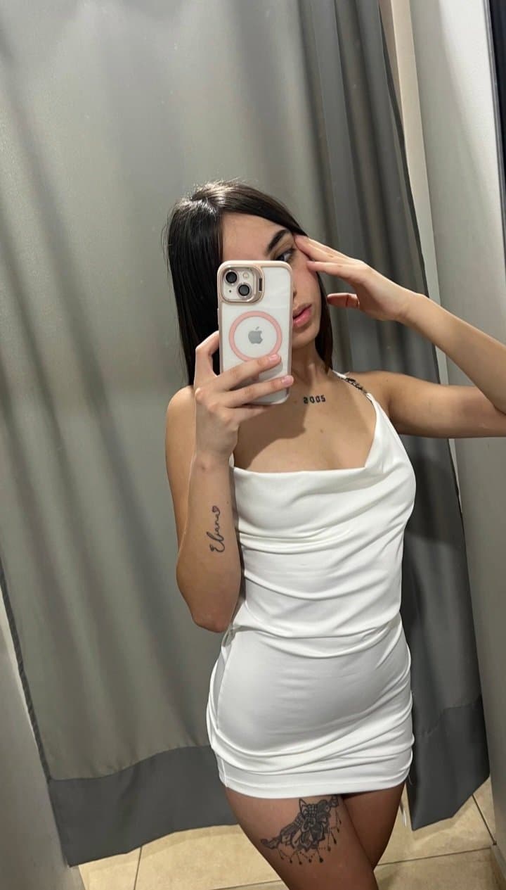 Click to view full size Reina Vazquez