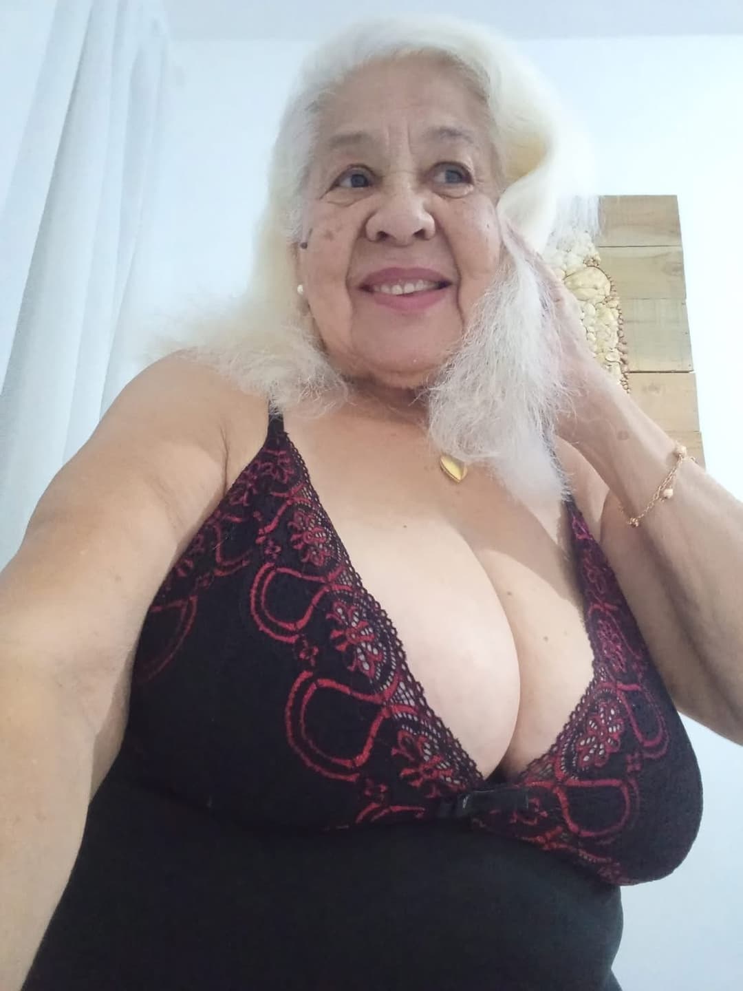 Grannys Milfs dress/ no dress IA