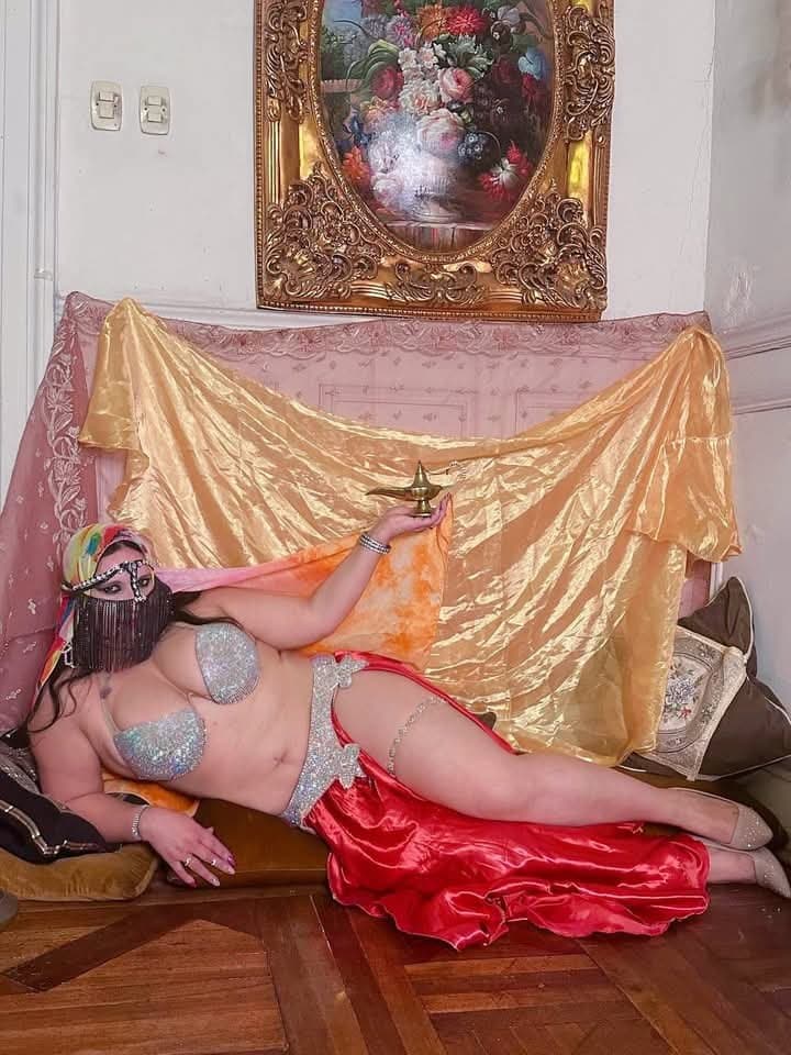 Jany, Que cara de puta petera de esta tetona ? para llenarle la cara a esta putigorda??