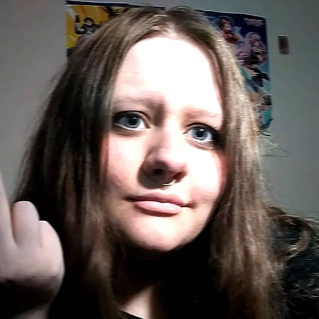 WHITE EMO WEEB MAKING GOONERS NUT