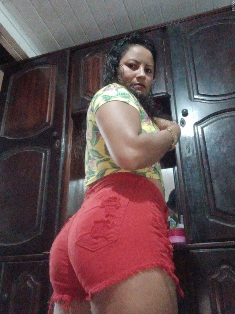 Padrão da coroa Paraense, baixinha, morena e rabuda