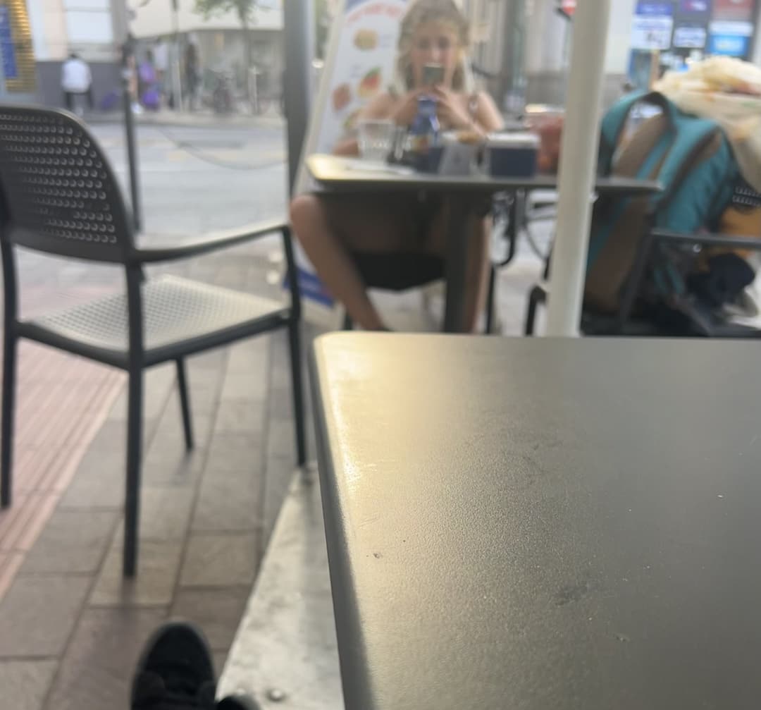 Click to view full size Upskirt, Padova