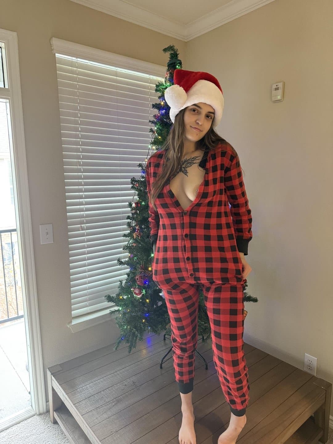 Click to view full size Gloryhole and milking table fun