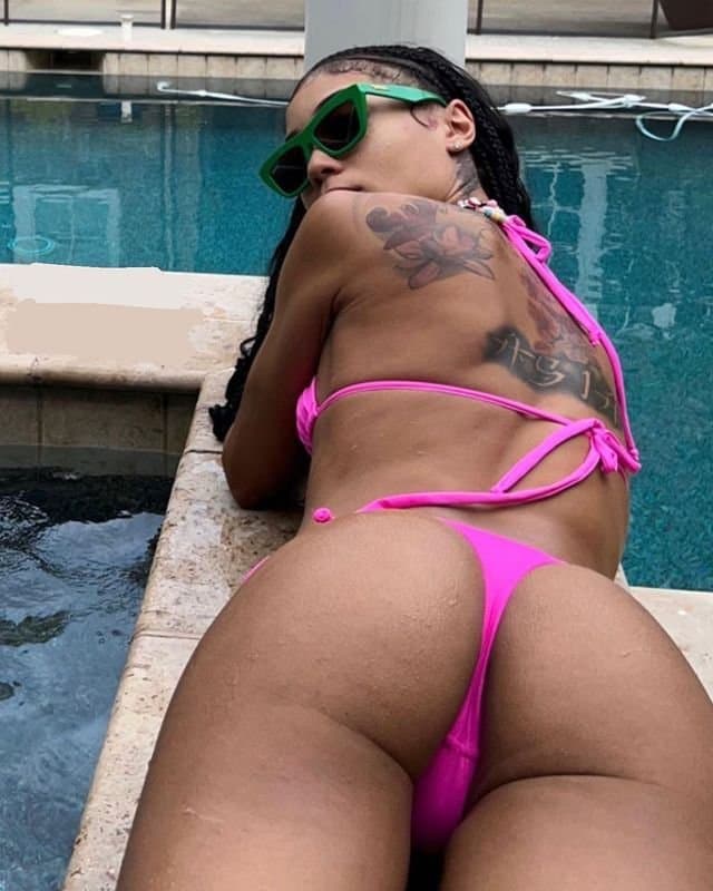 I love Coi Leray her body is perfect!