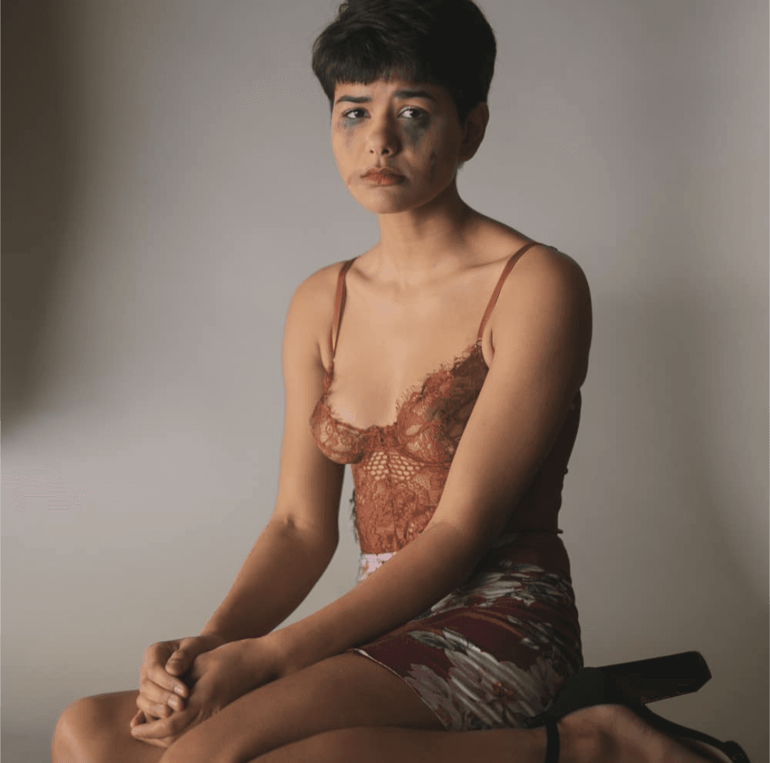 Click to view full size From modeling to camming to amateur porn. From a She to a He to a They. Quite the transition!