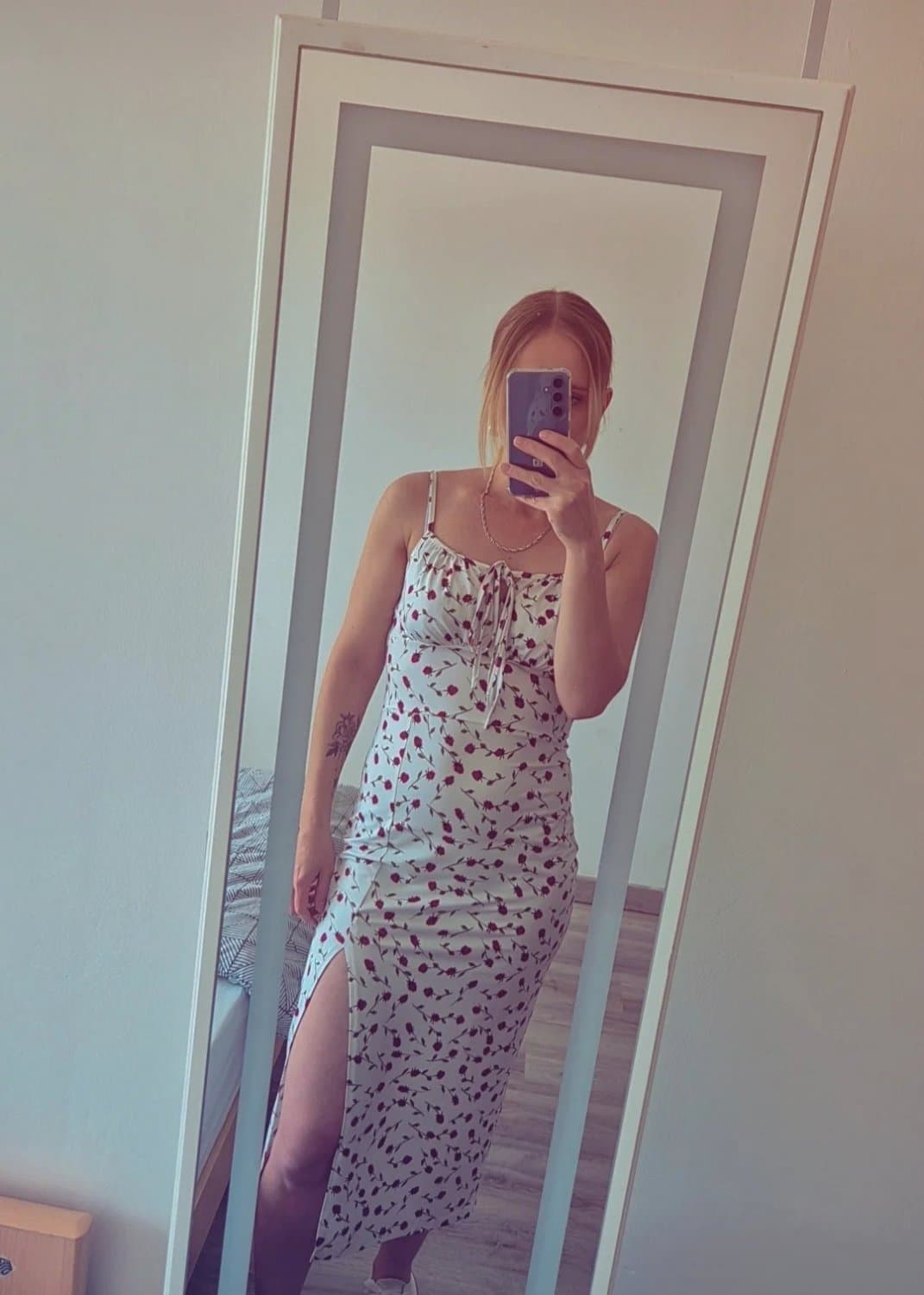 Skinny chienne française exposé