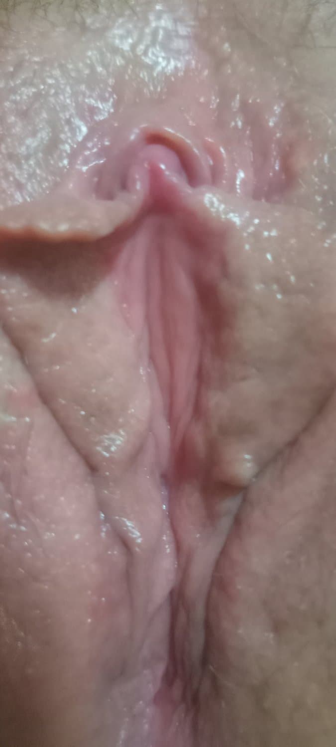 Some closeup pics of wifes delicious pussy.