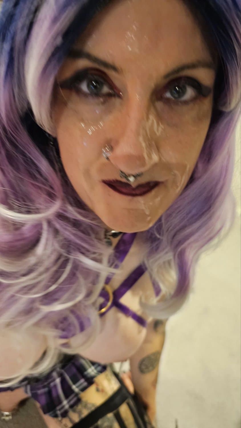 Comment what you’d do to this pathetic trans sissy latex whore.Tiffany minx @tiffanyminxcosplay