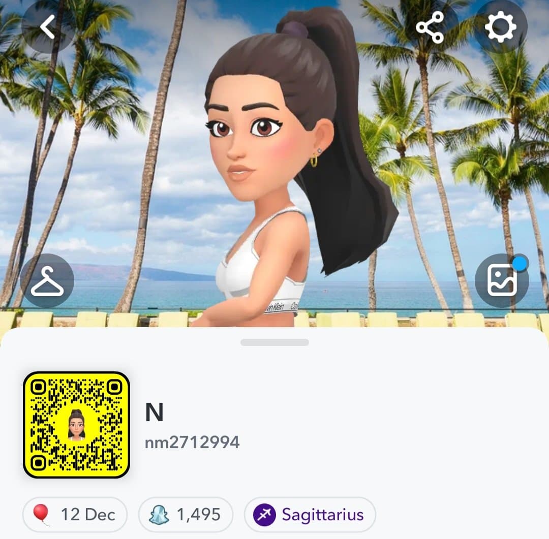 Anyone from Uk surrey come tell me if you know or done anything with this surrey slut kik uklondon28