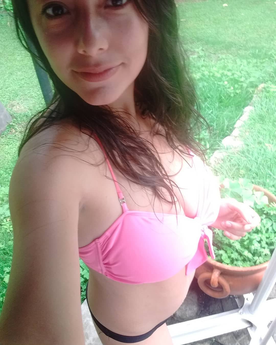 TREMENDA FLACA TETONA ARGENTINA/SKINNY ARGENTINA WITH HUGE TITS (SOFT)