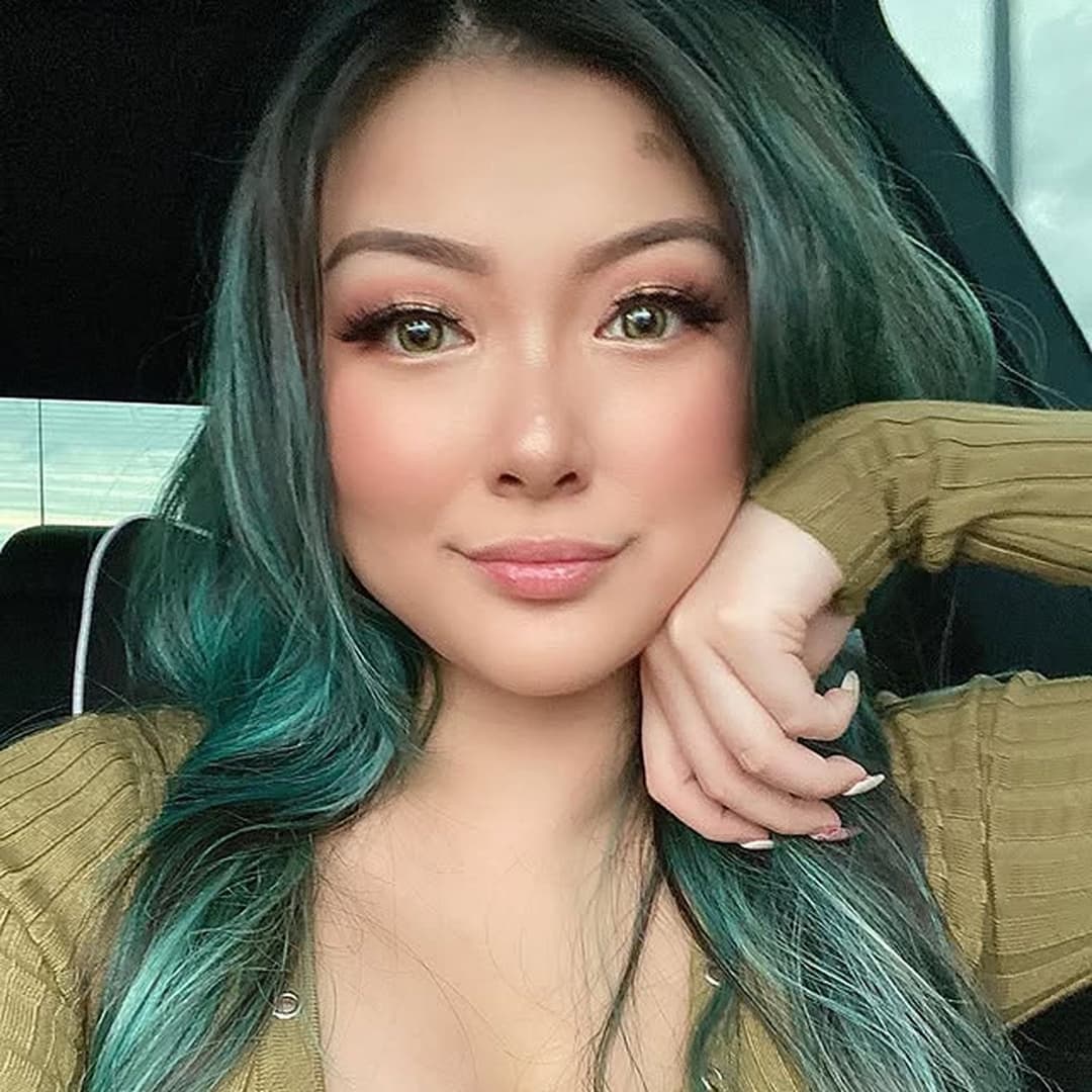 Click to view full size Vicki Li Part 3