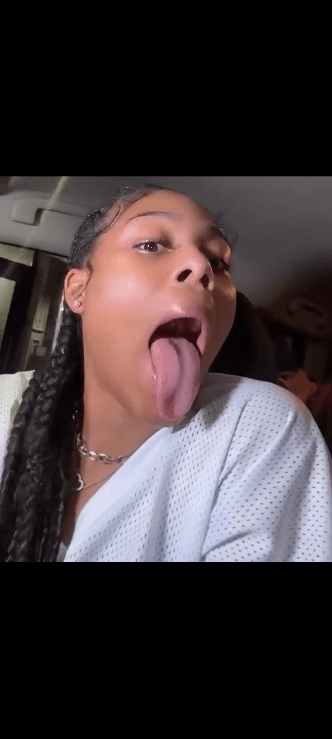 Zoe Spencer is soo fucking sexxy.