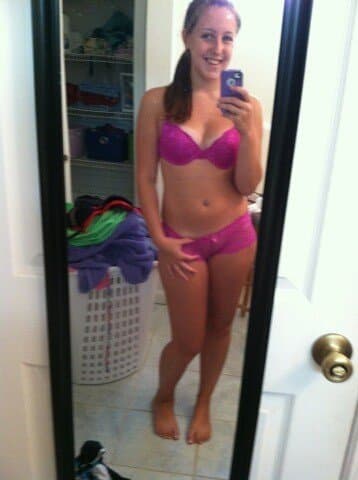 Another selfie whore, same as the last selfie whore