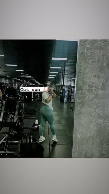 Nicole really got thicker after she had that baby.. you think her baby daddy approves?