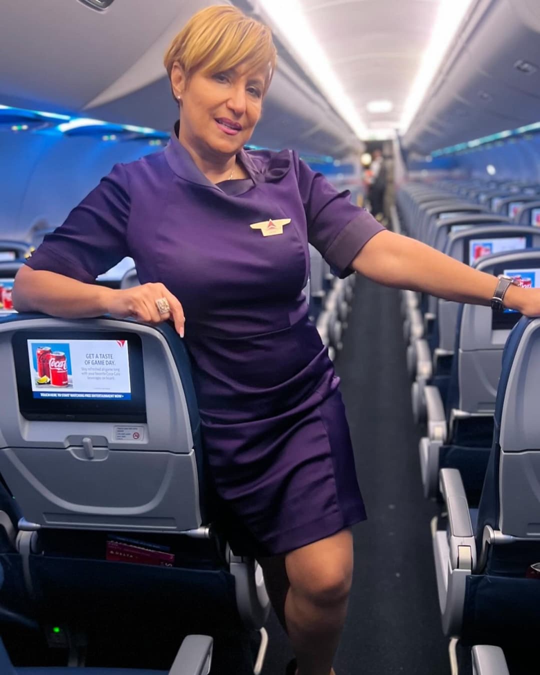 Thick Gilf flight attendant 3