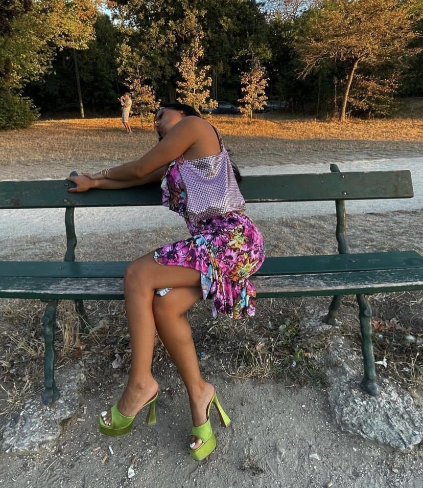 ??FRENCH CELEBRITY - LEANA