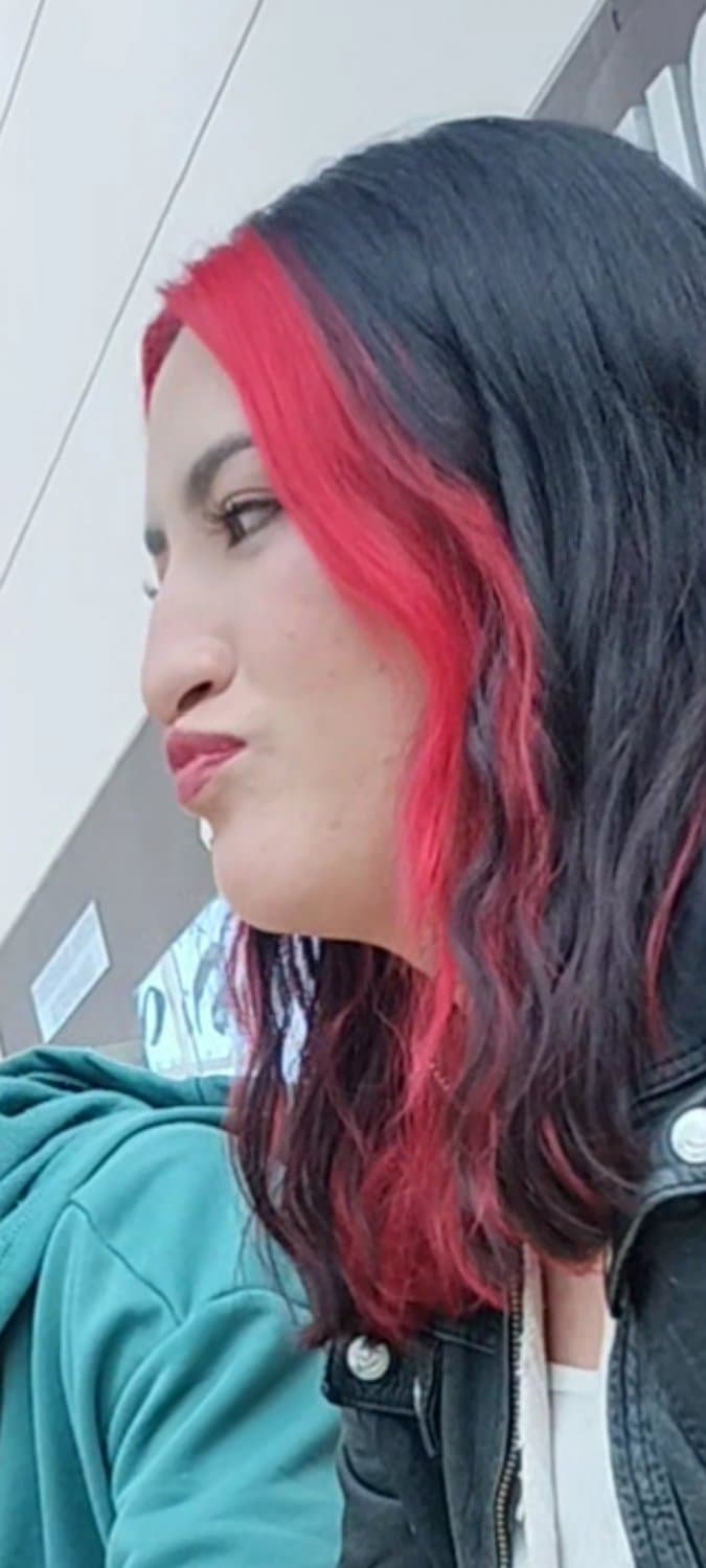 Click to view full size Nena peliroja trompita parada Duckface ???