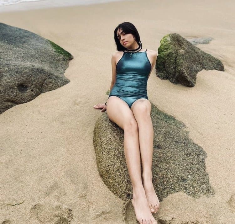 Gigi PORN - I undressed my College friend Gigi to see her delicious pussy