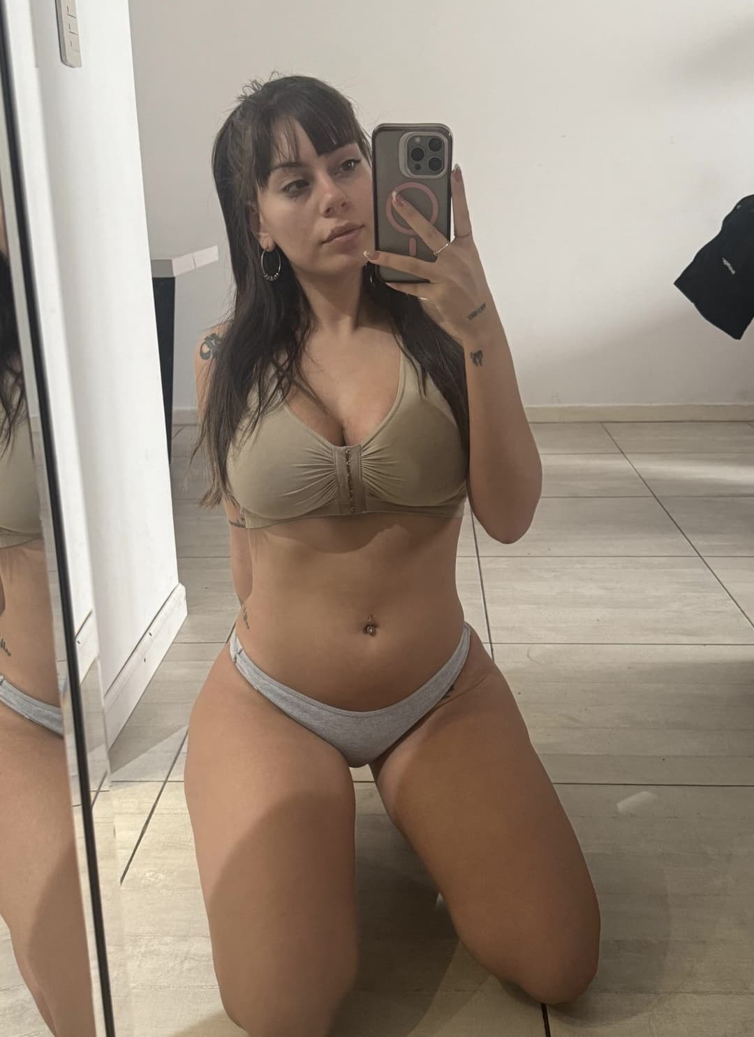 Click to view full size Latina slut knows how to seduce horny guys