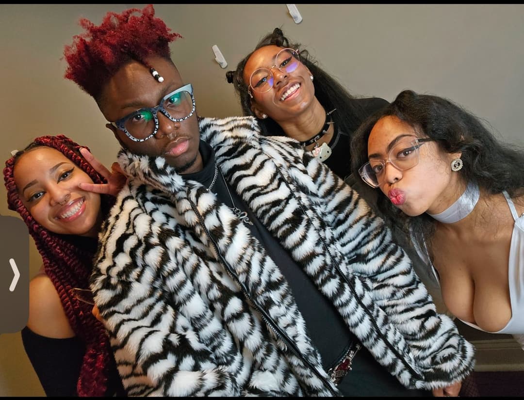 Black polyamory piss in mouth sellesauce Quadoflove freaks