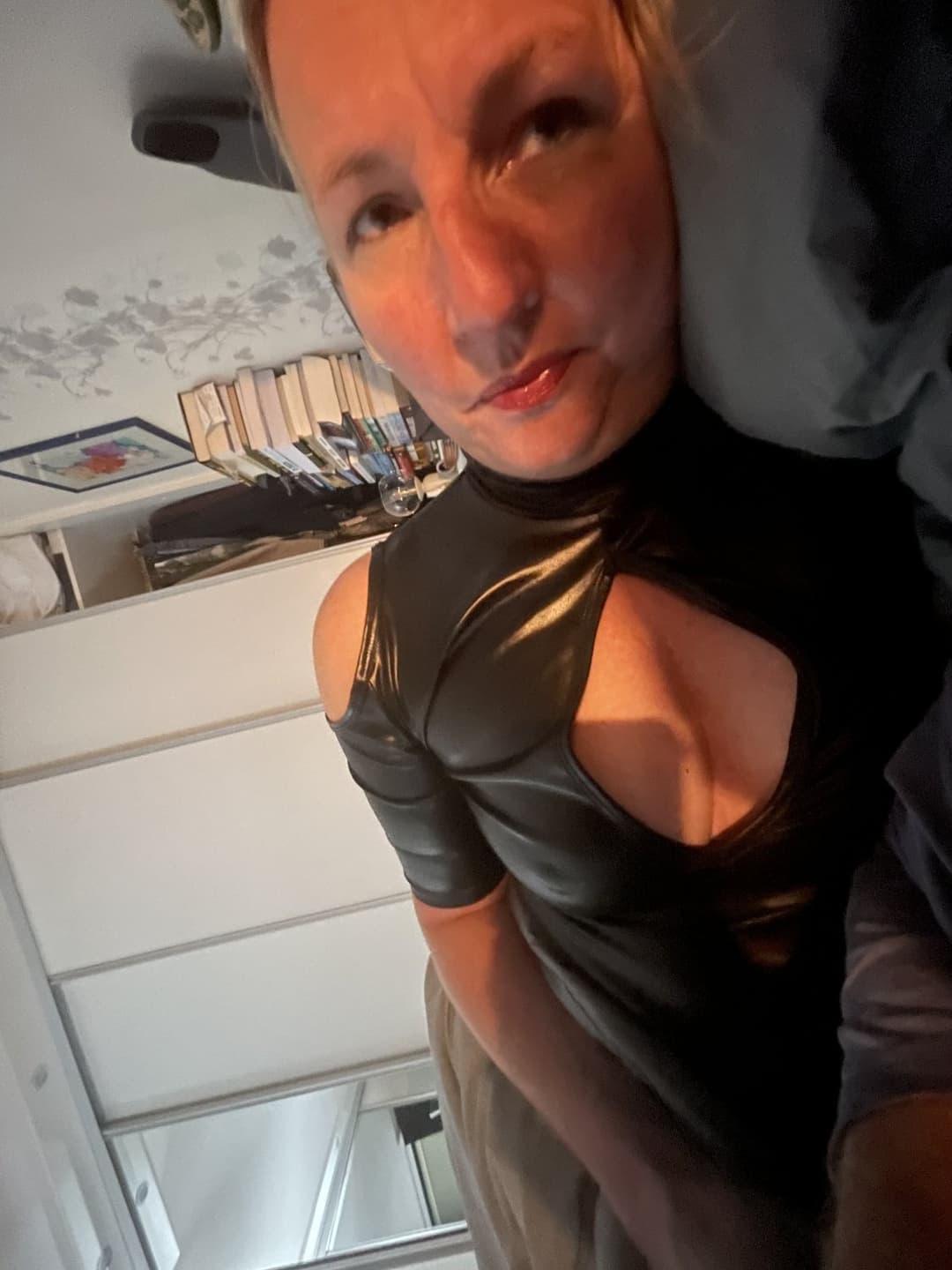 Sexy Milf fingering & banging