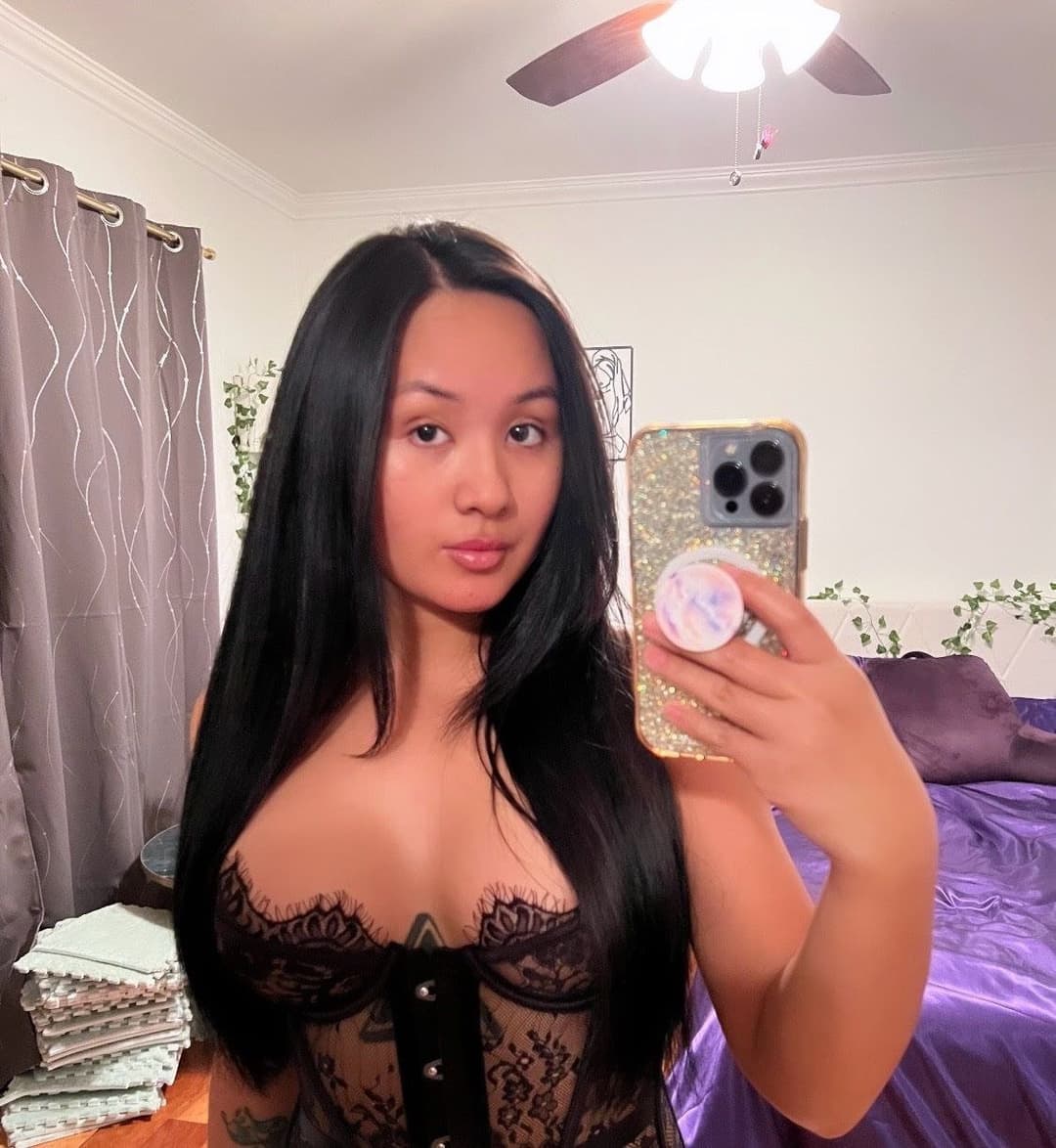 ASIAN AMATEUR LEAKS ENJOYING BBC THREEWAY BABE784