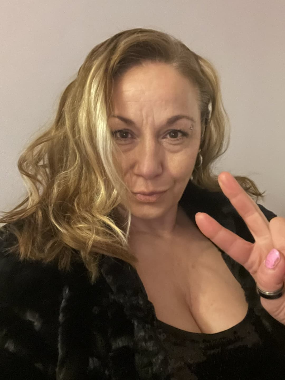 Sexy suggestive Janice