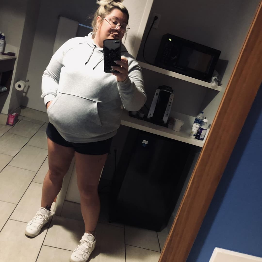 Well Gracie fits my channel theme so here she is showing her tits for G G W and her current looks