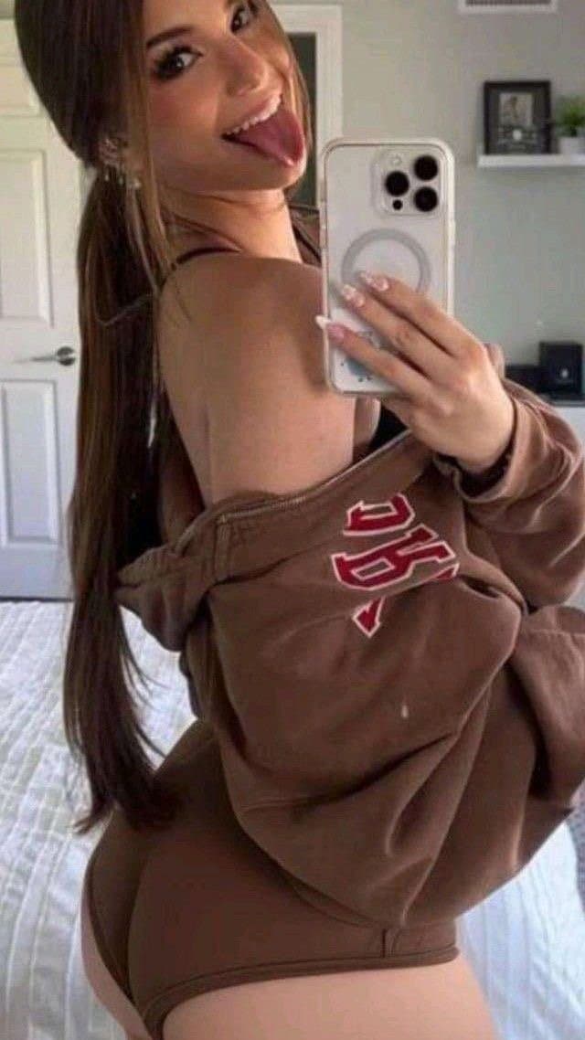 Pump your cock to TIKTOK slut Br00ke M0nk