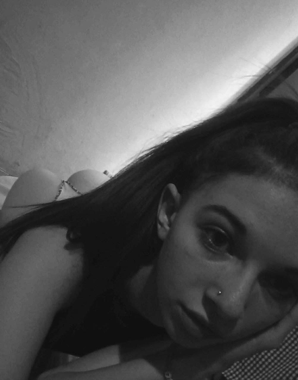 Mina que un seguidor me pidio que la suba nose si alguno sabe y tiene mas de ella