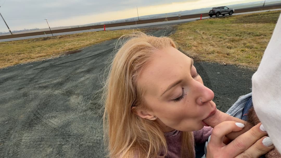 EvickaVixen gets fuck in public by an old man