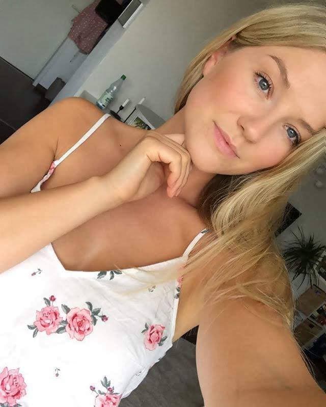 German cumslut Charlotte from Bremen, Germany