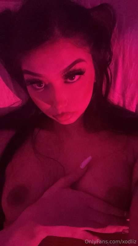 Asian Slut Plays With Her Wet Juicy Pussy