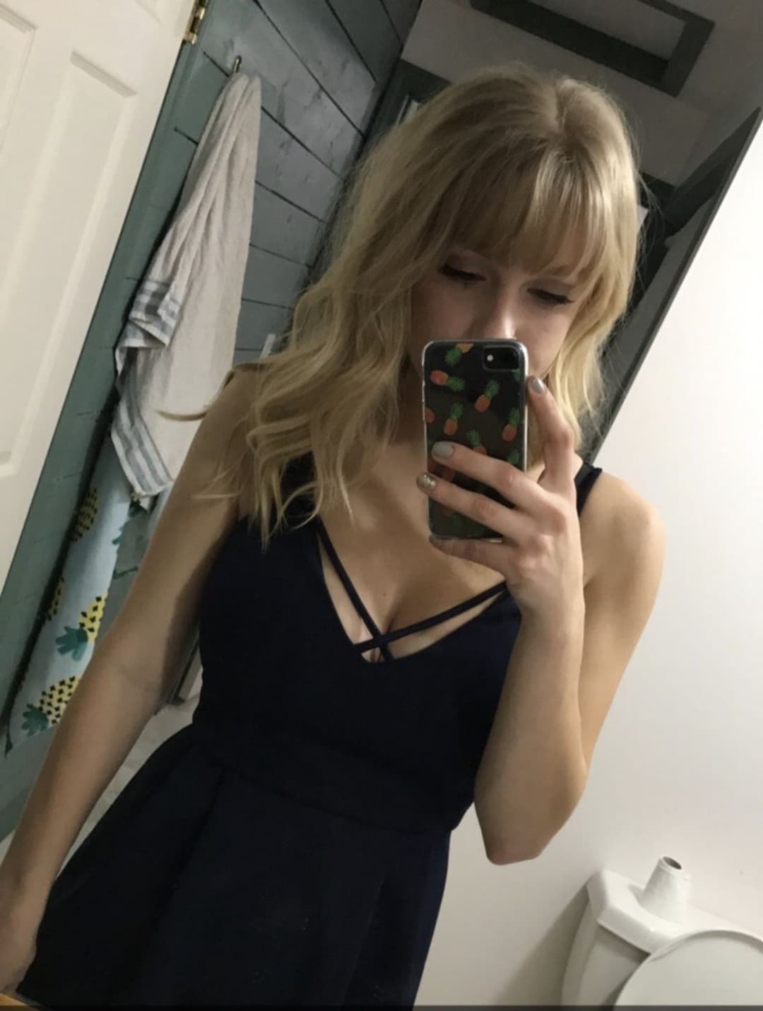 Brooklyn, 27 from Alberta Canada, paramedic, married Christian mom