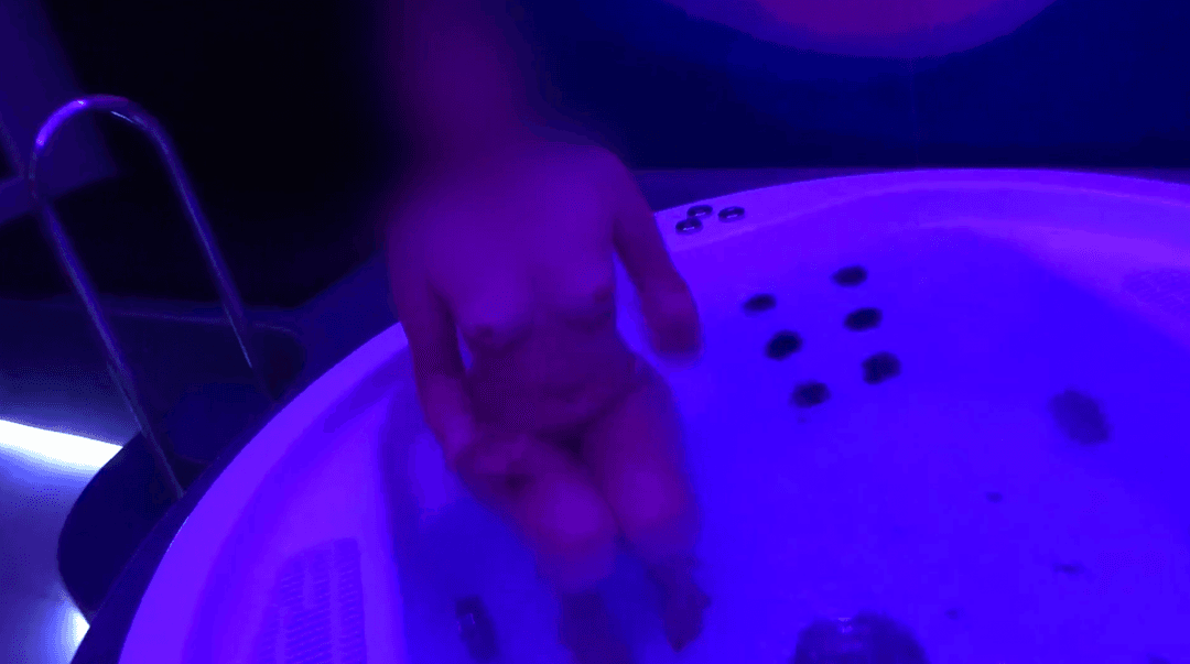 German couple fucks at spa and home / deutsches Paar fickt in der Sauna und zuhause