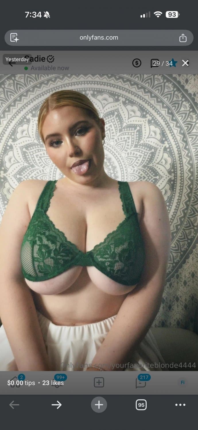 18 years old whore, blonde big tits big ass Gid bless America and her whore ass