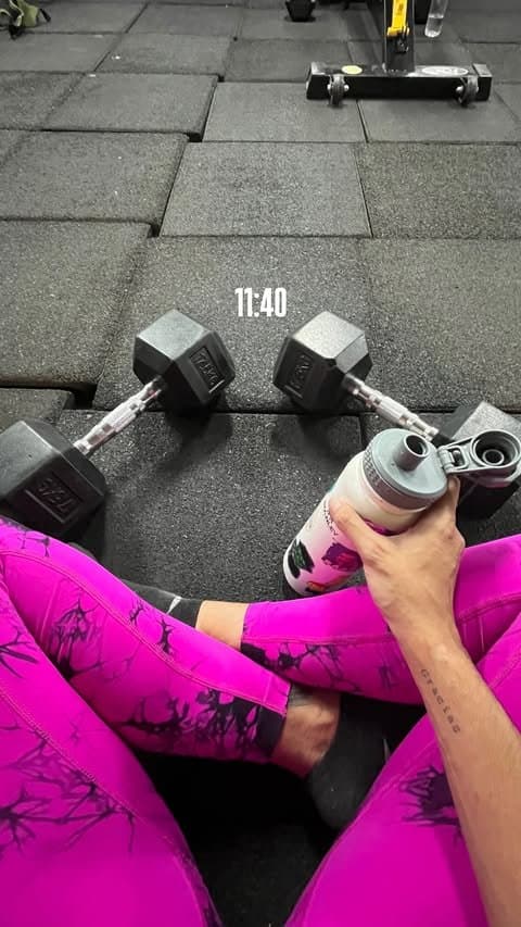 sofiicarsiimo. 2. terrible culazo la negra.. vgg