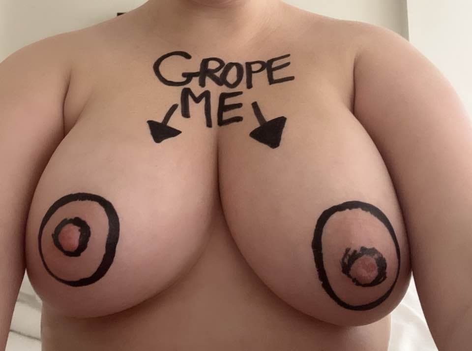 ‘Desperate filthy fuckpig begs to be a webslut