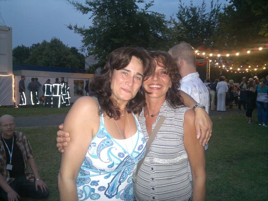 Click to view full size Dutch hotwife in action