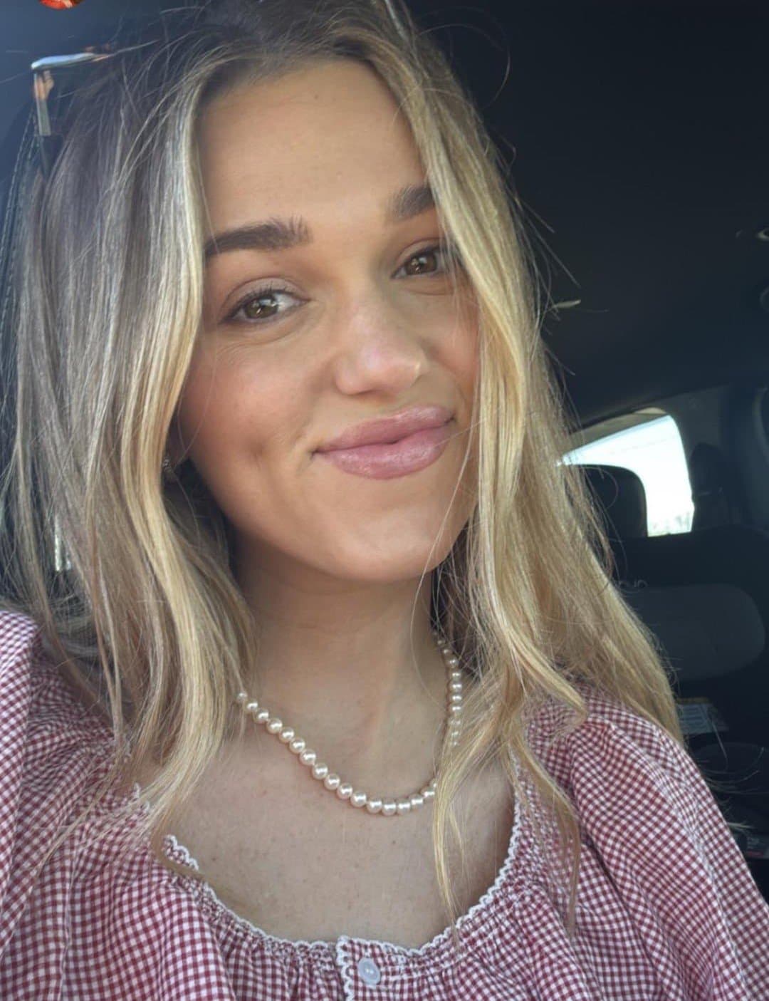 Christian slut Sadie Robertson likes creampies and making babies. She is a milf cum whore