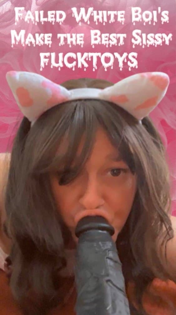 KIK: femboydanireid | UK Femboy Bubble Butt Sissy Slut