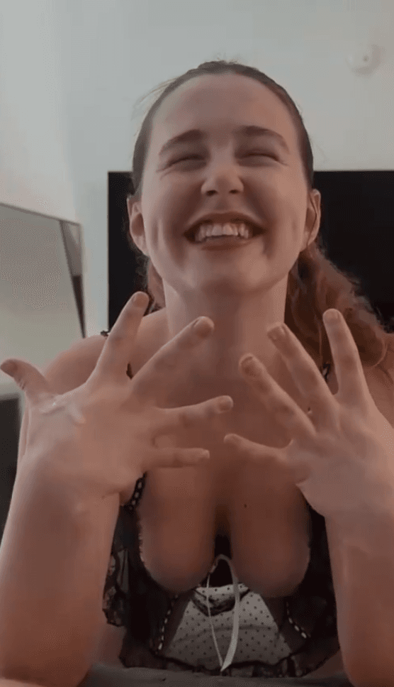 Busty bitch good blowjob