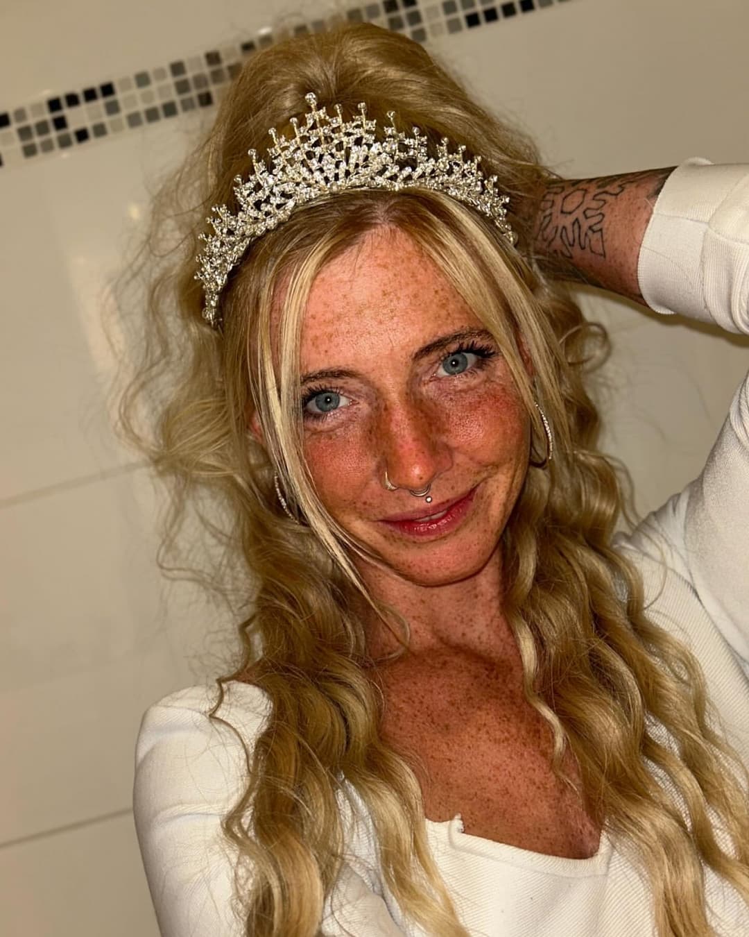 Freckles Beautiful Tattooed German Girlfriend Deepthroat Blowjob