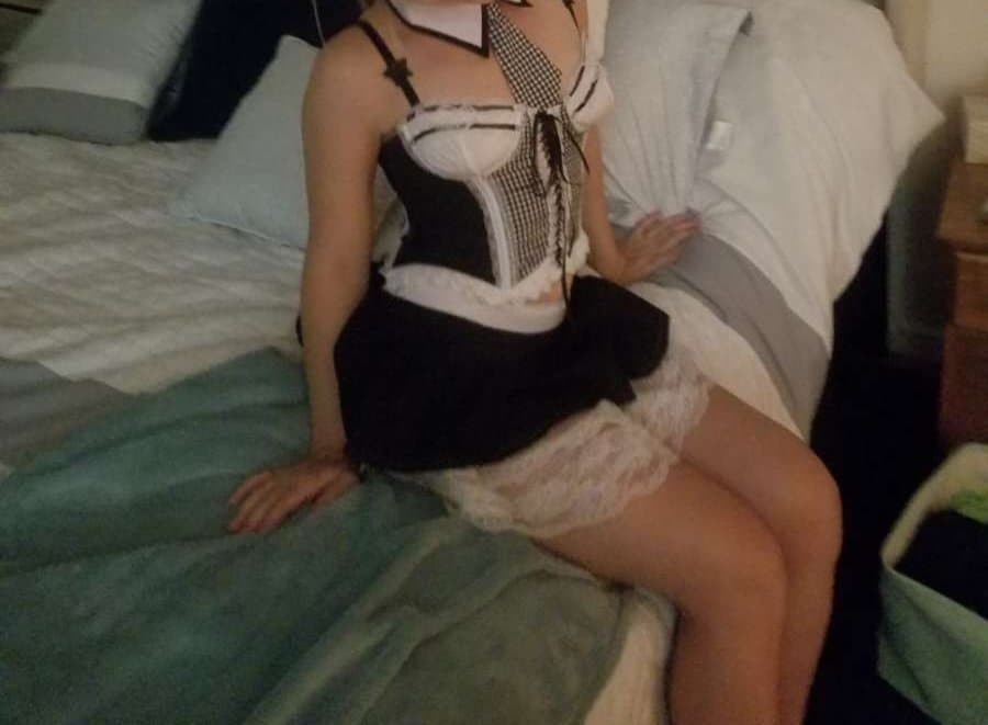 Love letting guys jerk to my wife ?