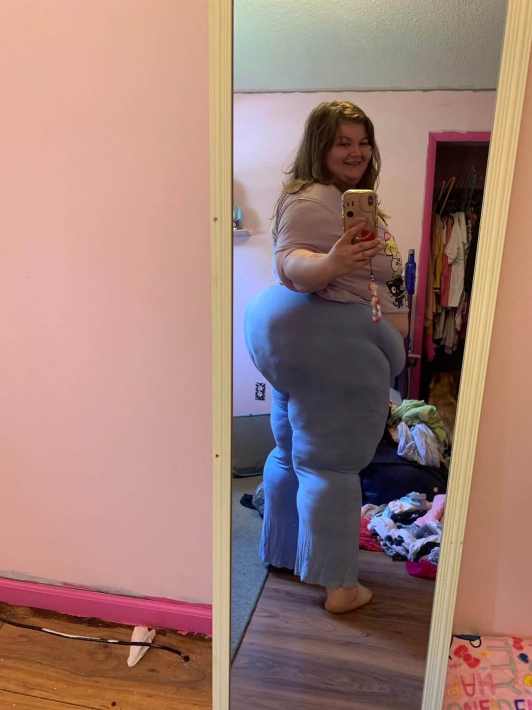 MASSIVE HUGE PAWG SSBBW BBW HUGE THICK BIG ASS GOONER MATERIAL